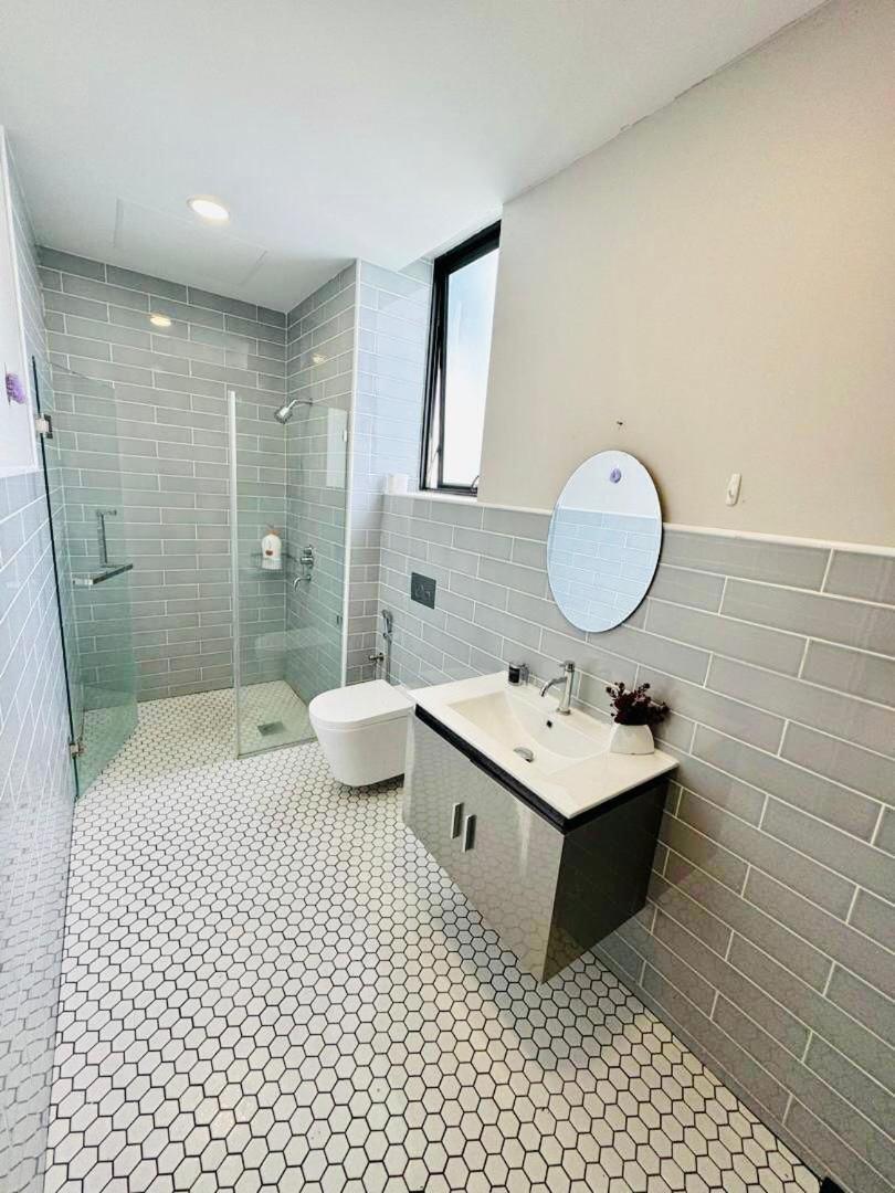 Saradise Echelon Luxury 3r2b-2cpark- H Floor Balcony Corner Unit Facing Airport Apartment