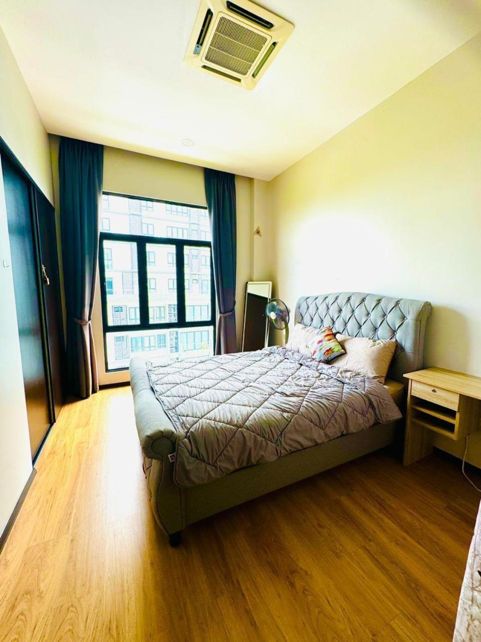 Saradise Echelon Luxury 3r2b-2cpark- H Floor Balcony Corner Unit Facing Airport Kuching
