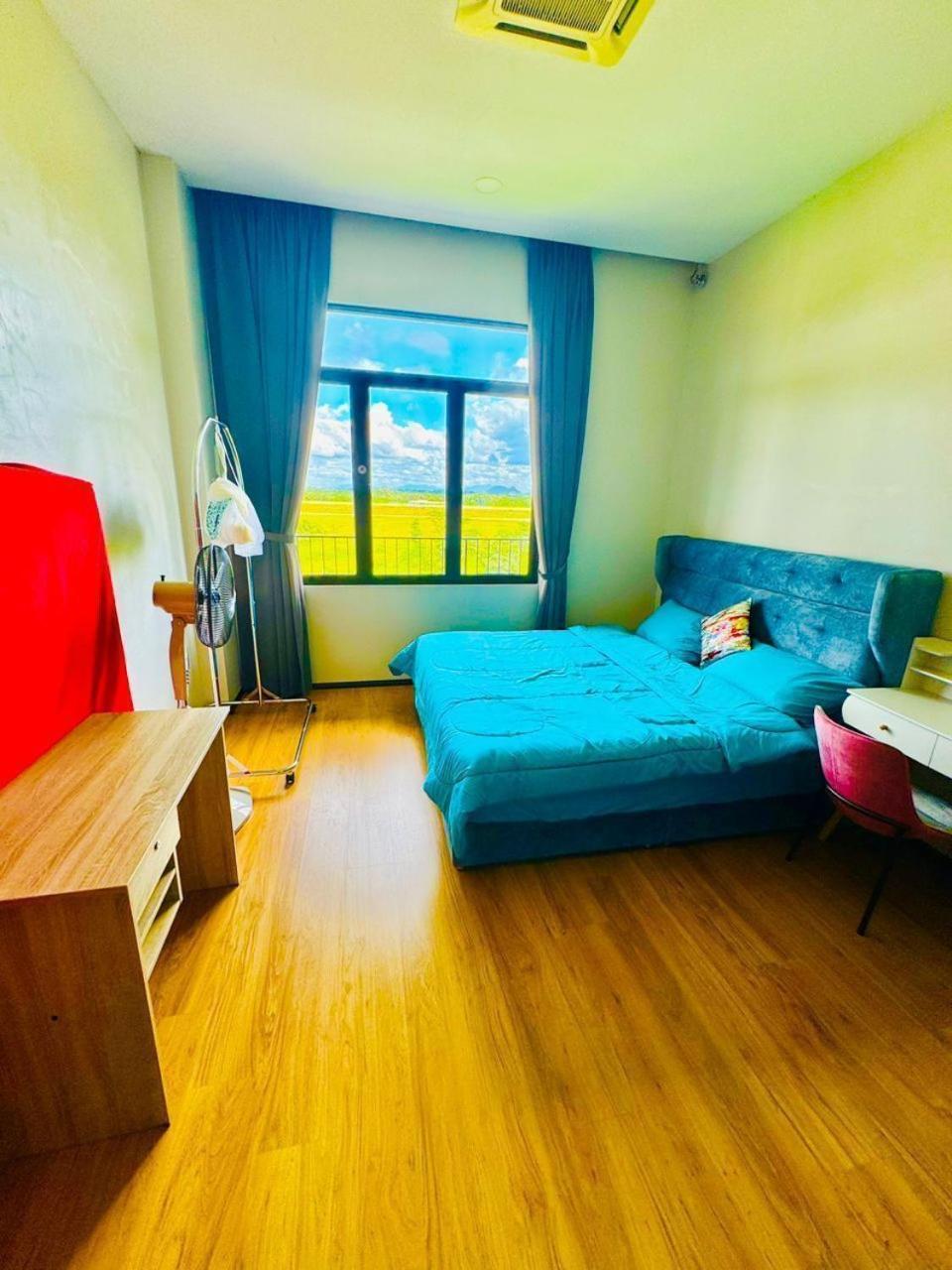 Saradise Echelon Luxury 3r2b-2cpark- H Floor Balcony Corner Unit Facing Airport