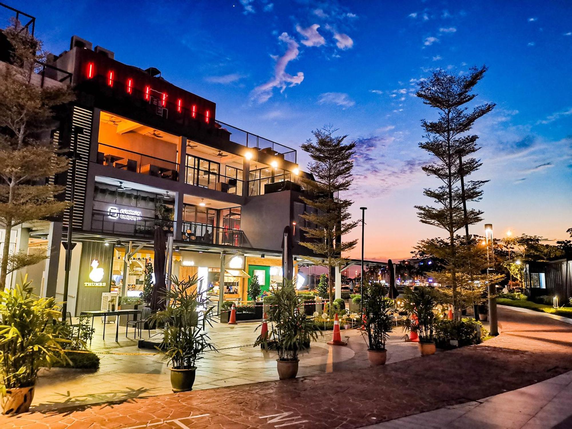 24'hr Check In H'floor Saradise Echelon Luxury Balcony Facing Airport 3r2b-2cpark Kuching